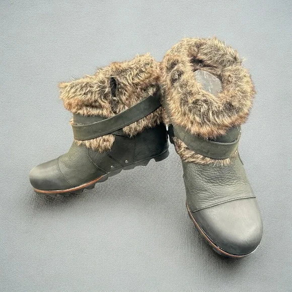 Sorel Women's Black Joan Of Arctic NL1984-010 Faux Fur Wedge Ankle Boots 9  NWOT - Picture 2 of 8